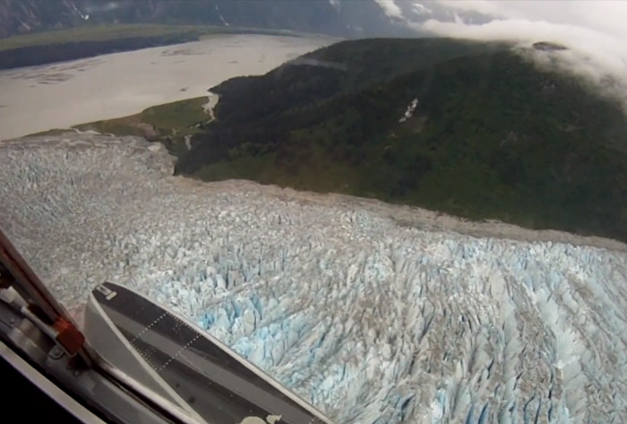 A 2017 aerial view of the trimline on the southest side
          of the Hole-in-the-Wall Glacier